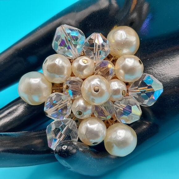 Vintage Snowflake Brooch, Beaded Faux Pearl Aurora Borealis Crystals, 1960s, 2" - Picture 5 of 9